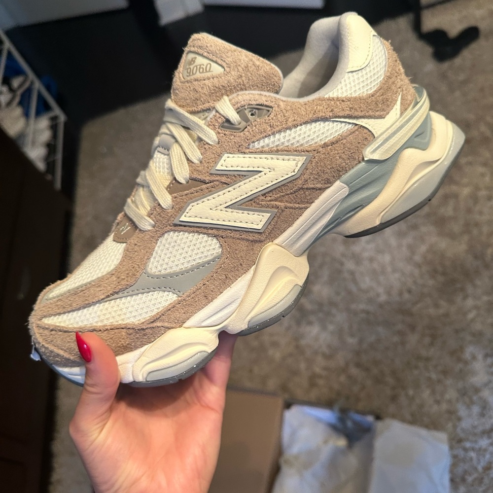 Still for SALE: NB 9060. Brand new. Women’s 10. Men’s 8.5. Colour: Driftwood